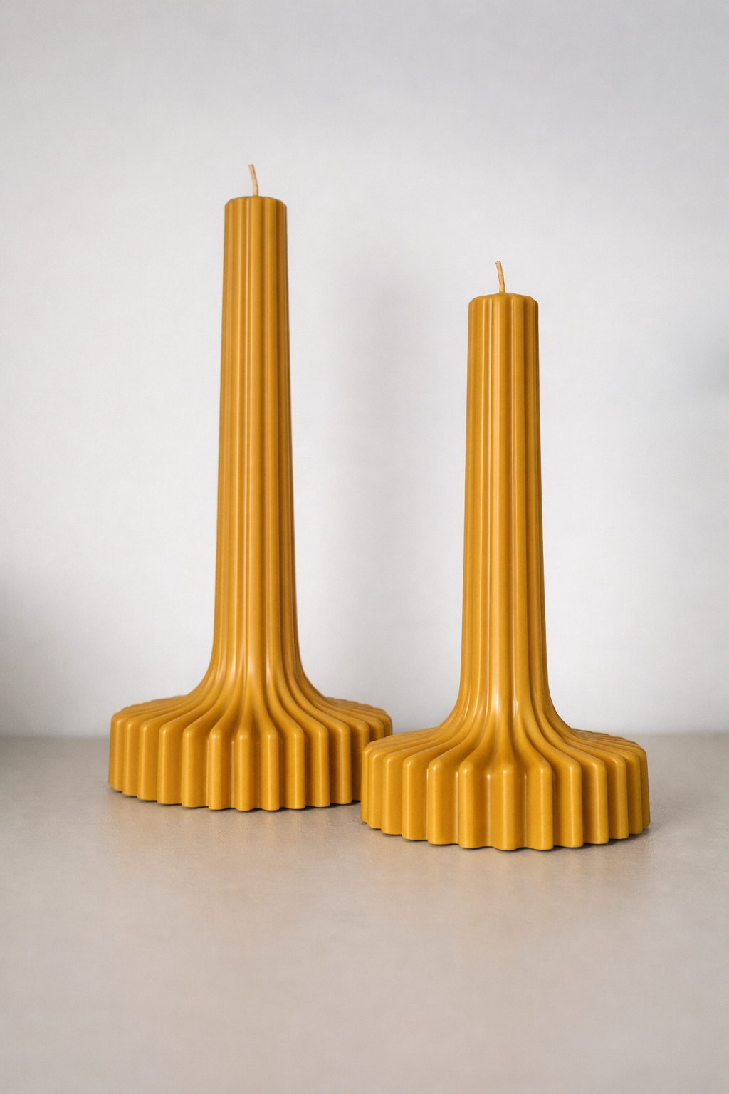 Duo de Piliers Striés – Alya | Bougies Sculpturales